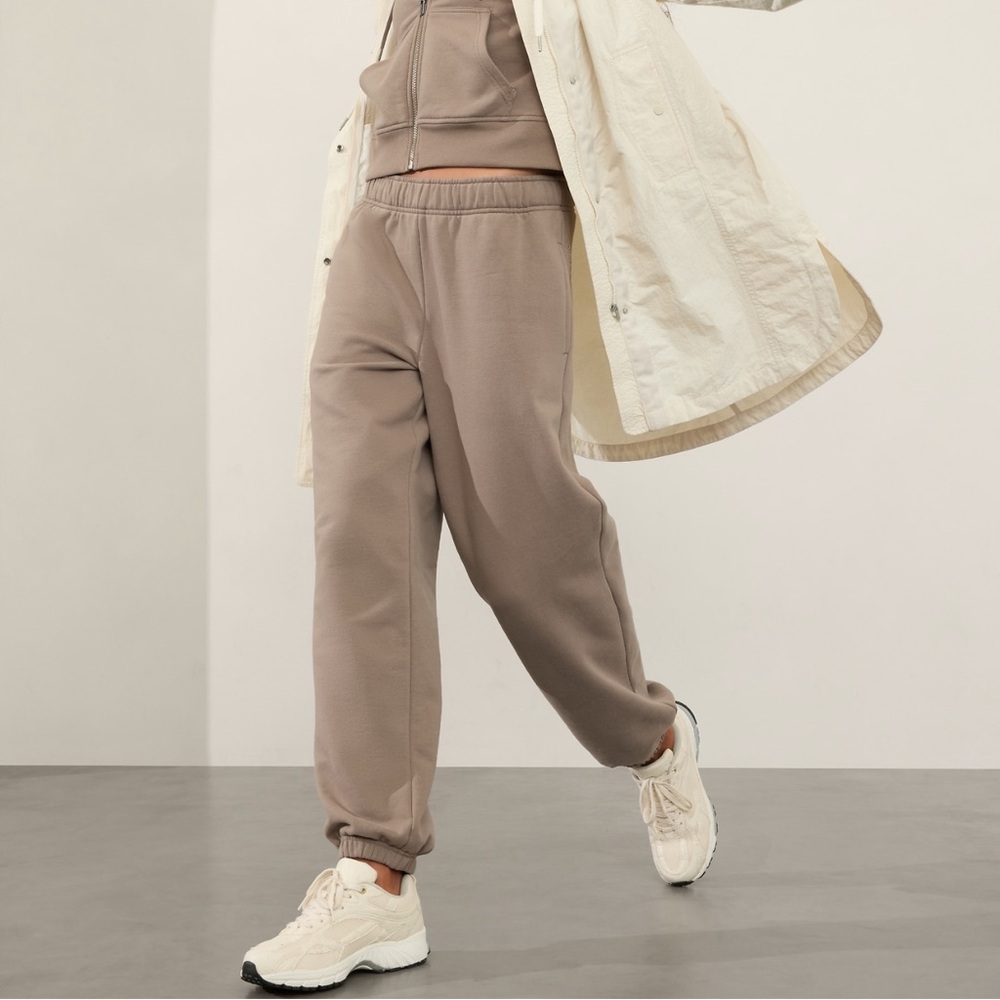 NWT Athleta Forever Fleece High Rise Jogger